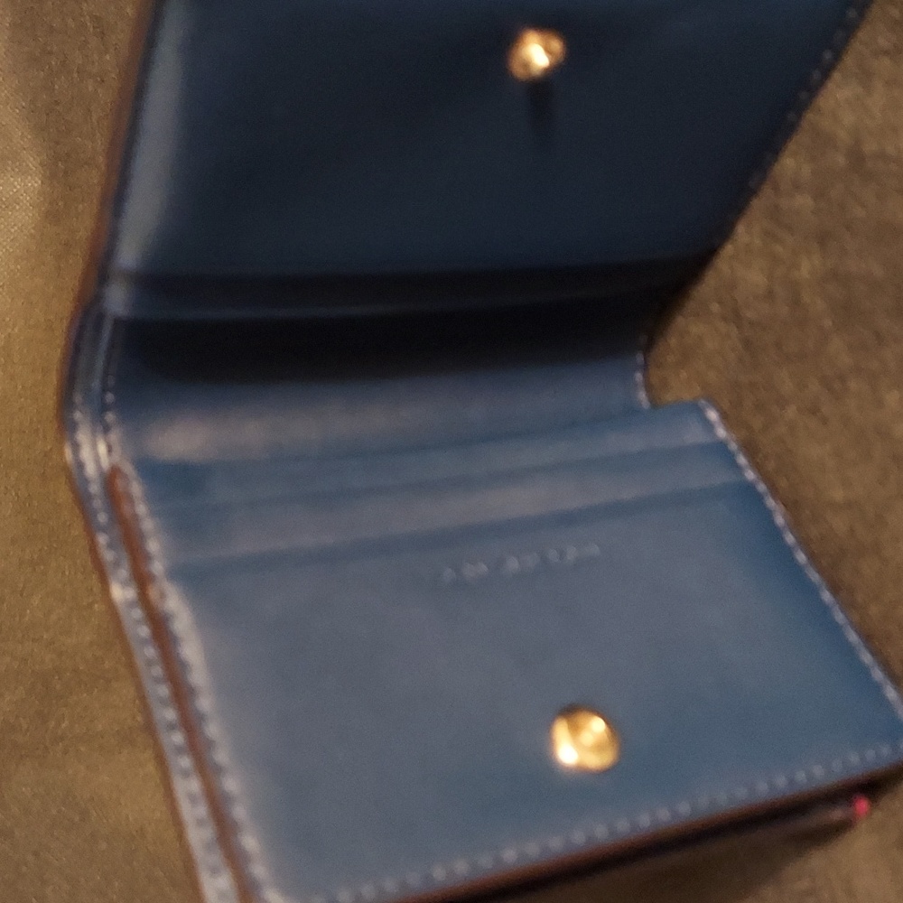 Tory Burch Robinson Red Burgundy Bi Fold Wallet great condition - Picture 10 of 11